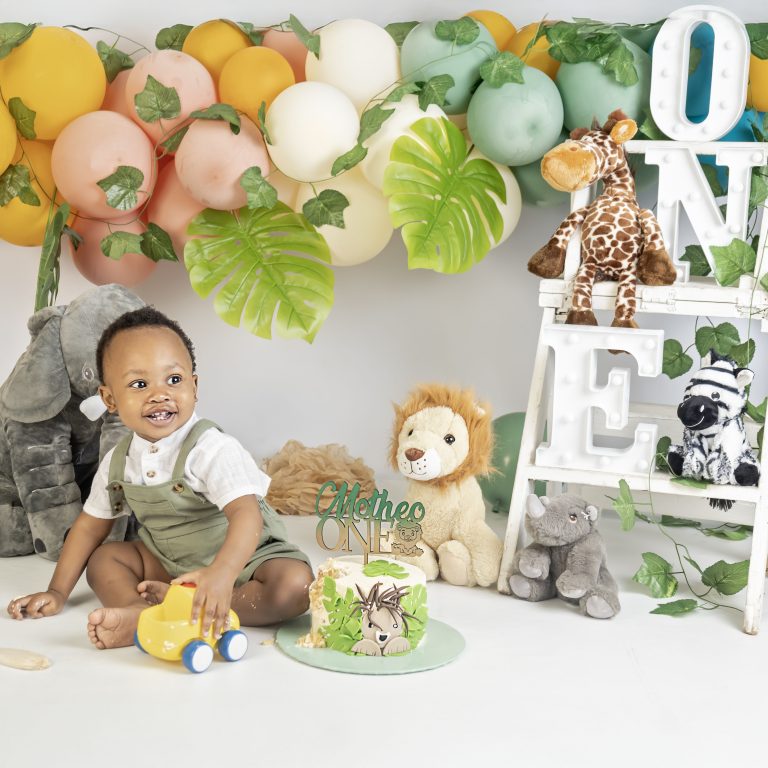 cake smash boy jungle theme