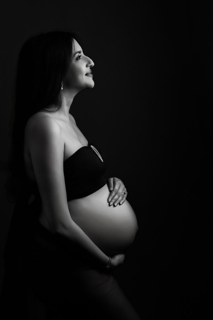 Black and white maternity portrait by Janine Z Photography in Pinetown